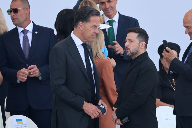 NATO vadovas teigia su Ukrainos lyderiu aptaręs paliaubų energetikos srityje įgyvendinimo svarbą