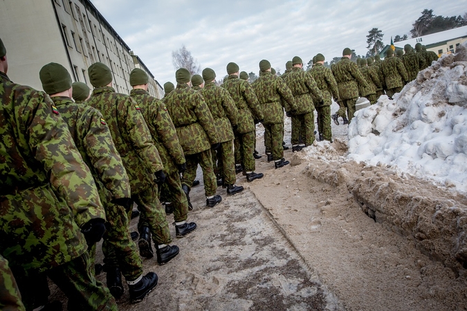 Ką gauna darbdavys, kai jo darbuotojas apsivelka uniformą?