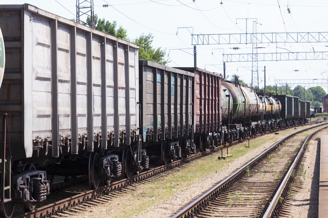 „LTG Cargo“ nuo sausio mažins vietinių vežimų įkainius, Kaliningrado tranzito – didins