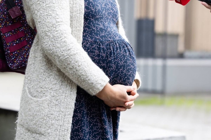 Krikščioniškuose gimdymo namuose naujagimiai dar nepriimami: renkama komanda