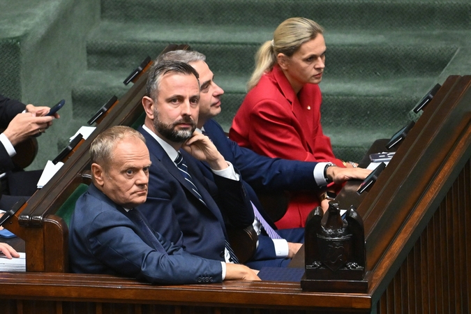 Lenkija tiria įtariamus pasikėsinimus nužudyti premjerą ir gynybos ministrą