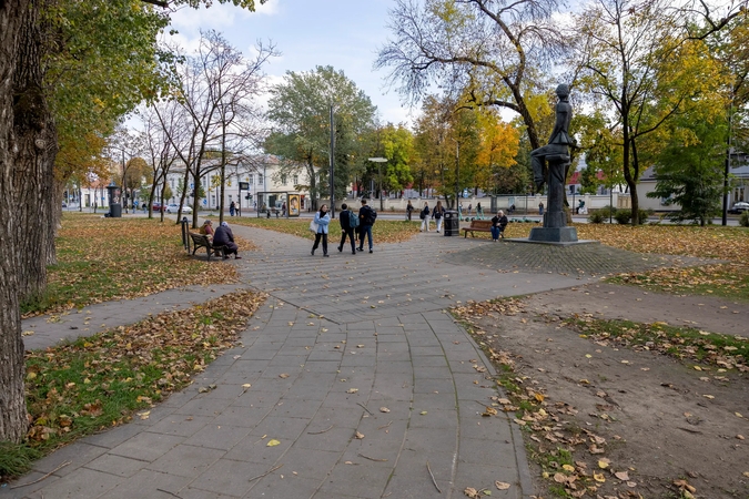 Naujamiestyje ruošiamasi atnaujinti skverą su „Lakštingalos“ skulptūra