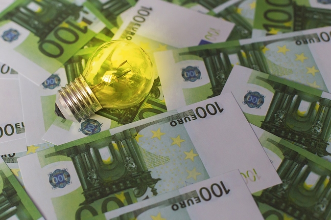 Nepaisant vėjo elektros gamybos rekordo elektra brango dešimtadaliu: kodėl?