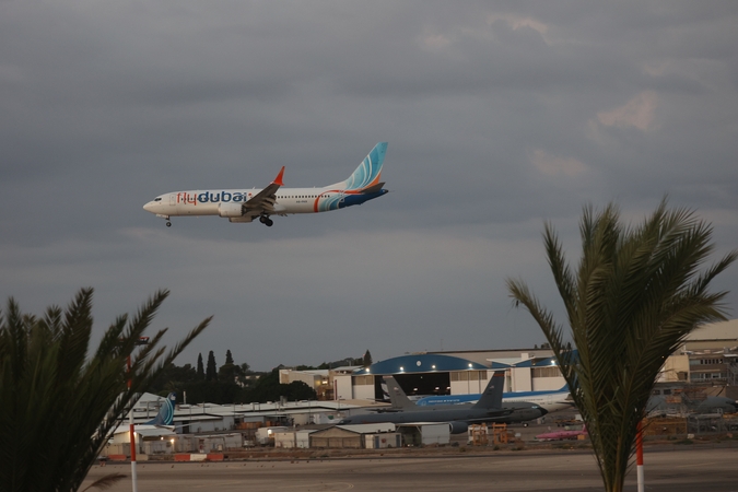 Žiniasklaida: „Flydubai“ antrasis pilotas ketino sudaužyti lėktuvą Tel Avivo oro uoste