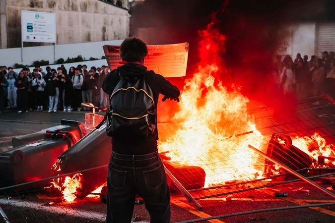 Prancūzijoje dėl moksleivių protestų neveikia beveik 400 mokyklų