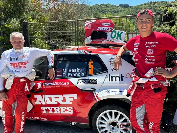 Kaimynai: latviai M. Šeškas (dešinėje) ir R. Francis šį WRC sezoną iškovojo 12 įskaitos taškų.