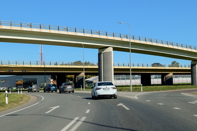 Aktualu: Jakų žiedo apkrova ateityje tik didės, todėl būtina ieškoti sprendimų, kurie leistų dalį transporto srauto nukreipti kitur.