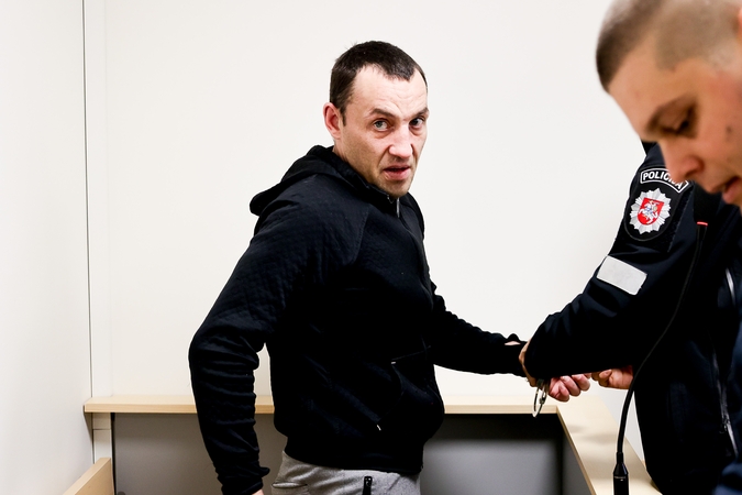 Pozicija: R. Bumblys ne kartą grasino supleškinti namus.