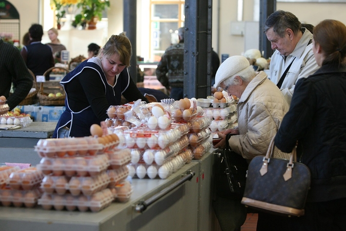Ekonomistų prognozės: įvardijo, kas ribos gyventojų perkamąją galią 