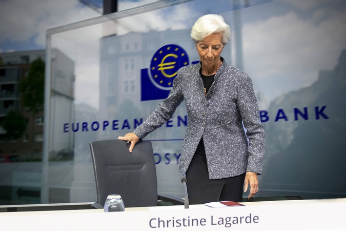 ECB vadovė paskelbė kitąmet pasitrauksianti iš pareigų