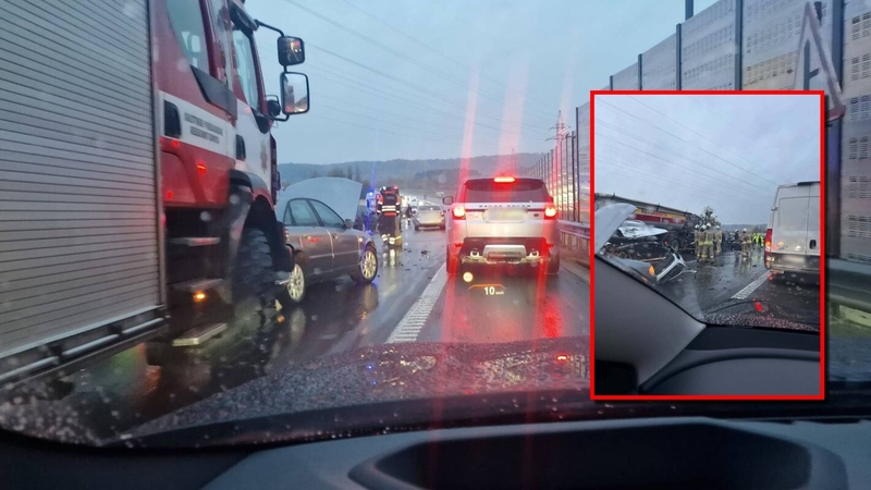 Per masinę avariją Vakariniame aplinkkelyje sužalota į tarnybą vykusi Kauno policijos pareigūnė