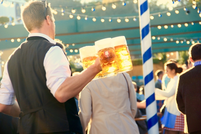 Alaus festivalis „Oktoberfest“ Miunchene sulaukė rekordinio lankytojų skaičiaus