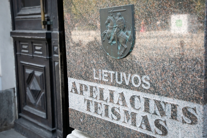 „Kamuolinių" nusikaltimų byla: teismas ieškos nukentėjusiojo