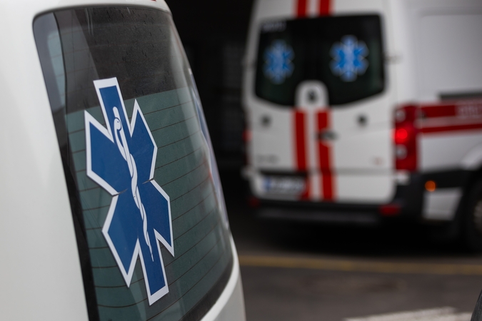 Vilniaus rajone per išgertuves moteris peiliu sužalojo vyrą