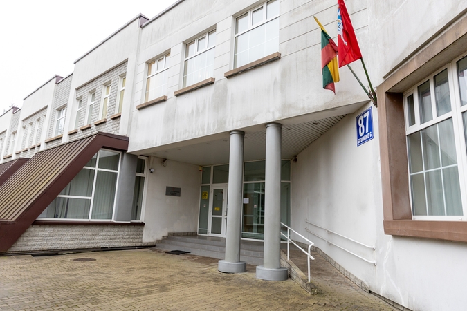 Galimo kyšio kariuomenės atstovui byla: teisme apklaustas įmonės direktorius