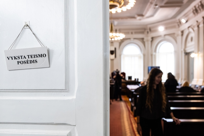 Terorizmo byloje kaltinimų sulaukęs ukrainietis lieka su apykoje