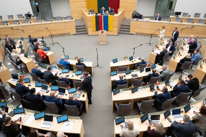 Tūkstančiai eurų kurui ir suvenyrams – aiškėja Seimo narių išlaidos