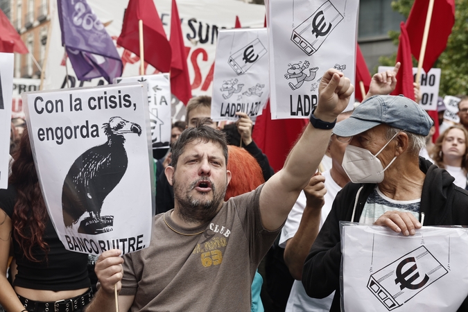 Smūgis Ispanijos vyriausybei: parlamentas atmetė būsto įstatymų projektus