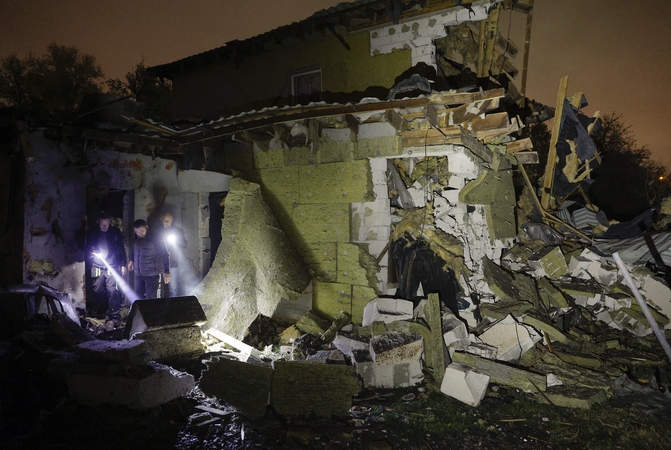 Po JAV pasiuntinio vizito Rusijoje visą naktį raketomis atakuota Ukrainos sostinė