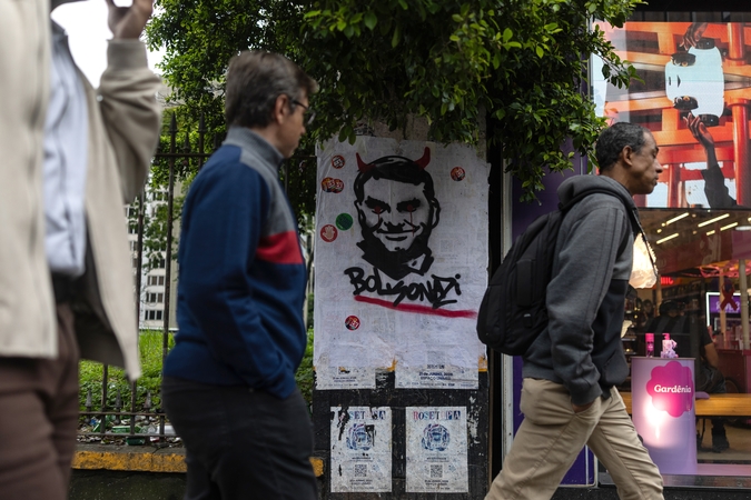 Šaltinis: Brazilija iškvietė Argentinos diplomatą dėl Bolsonaro išvykimo iš šalies