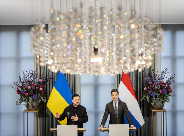 Ukrainos prezidentas Volodymyras Zelenskis ir Nyderlandų ministras pirmininkas Robas Jettenas