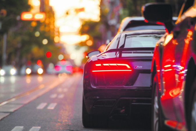 Europiečių susisiekimo prioritetai: automobiliai valdo