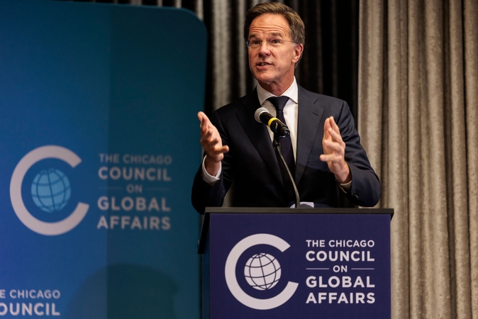 Rutte: po smūgių Juodojoje jūroje NATO  koreguos gynybą