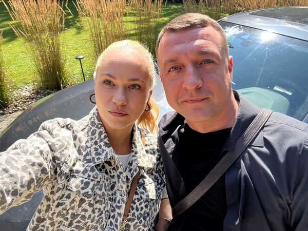 Aktorė Agnė Šataitė filmavimo aikštelėje po daugiau nei dešimtmečio susitiko su buvusiu kursioku