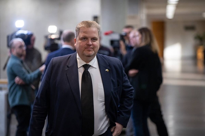 Glaustai: kritikos strėlės Valiui, nepradėtas ikiteisminis tyrimas dėl Malinausko įdarbinimo
