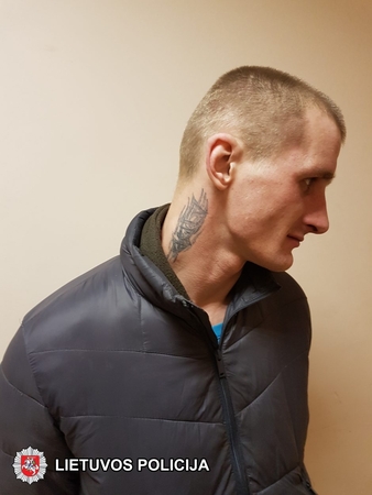 Iš areštinės ištrūkęs vagišius vėl puolė vogti veidrodėlių