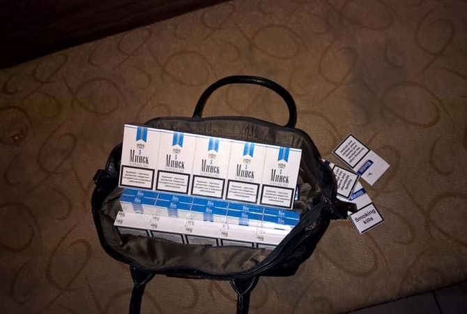 Iš tarnybos atleistos dvi neteisėtai cigaretes pirkusios pasienietės