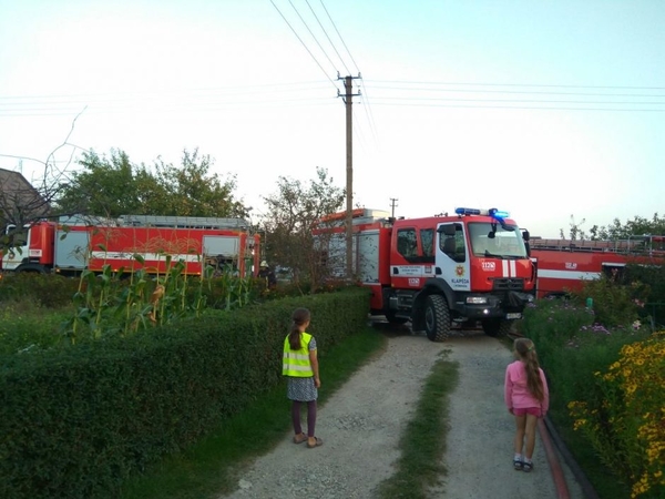 Ugnis niokojo vasarnamį Dituvos sodų bendrijoje
