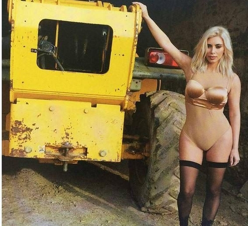 K. Kardashian "erotiškoji" fotosesija pelnė baisiausios titulą