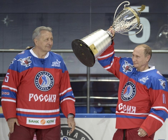 V. Putinas „sugrįžo į žaidimą“ ir švenčia savo 63-iąjį gimtadienį