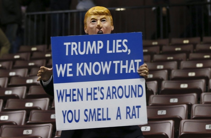 JAV respublikonų favoritas D. Trumpas skaudžiai pralaimėjo