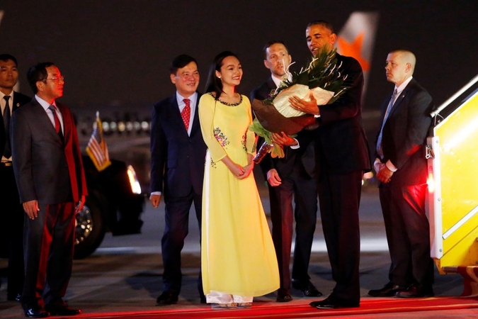 B. Obama pradėjo vizitą Vietname