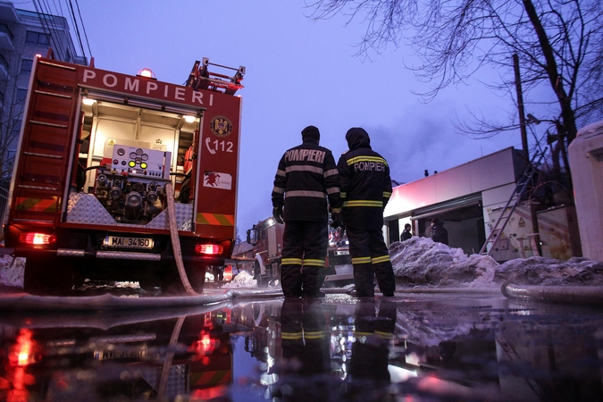 Bukarešto naktiniame klube kilus gaisrui hospitalizuotas 41 žmogus