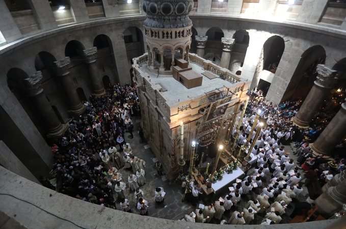 Tūkstančiai krikščionių švenčia Velykas Kristaus prisikėlimo vietoje
