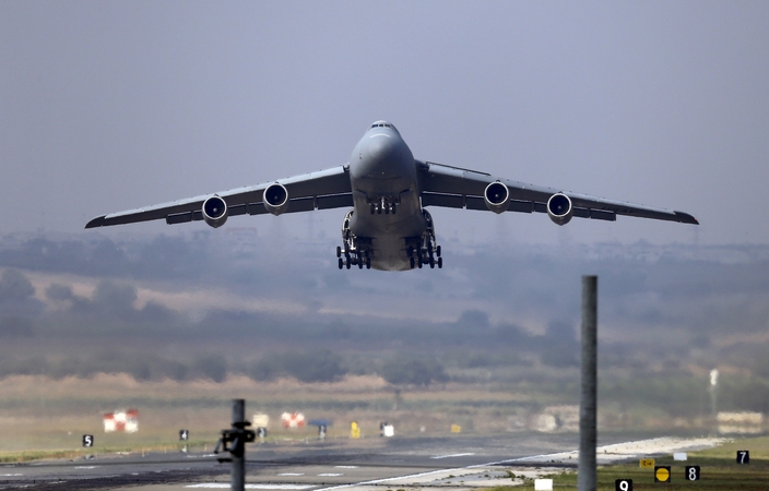 Turkija po trijų įspėjimų numušė bepilotį orlaivį
