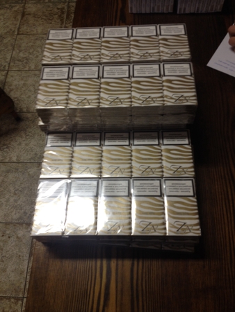 Tarp šiuolaikinės moters „asmeninių daiktų“ – 430 pakelių cigarečių