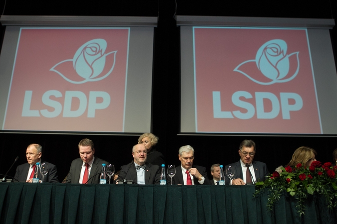 Socdemai vis daugiau dėmesio skiria tam, kaip atrodys prieš Seimo rinkimus