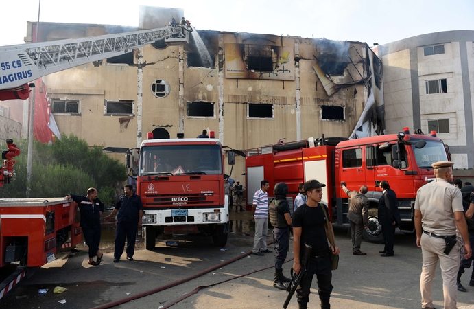 Kaire per gaisrą baldų fabrike žuvo 19 darbininkų