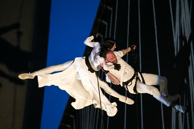 Klaipėdos muzikinio teatro šokėjai skraidė šokyje
