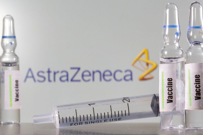 Mokslininkai: „AstraZeneca“ COVID-19 vakcina efektyvi pagyvenusiems žmonėms