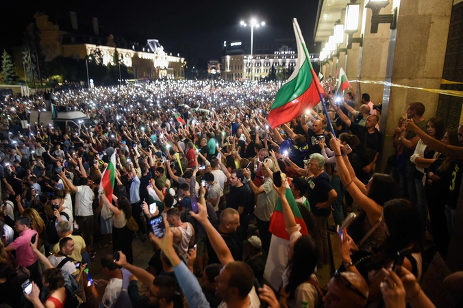 Bulgarijoje protestuotojai susirėmė su policija