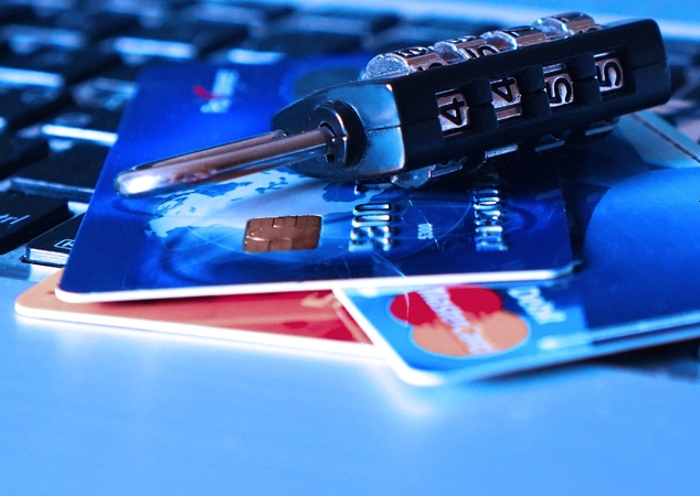 ES pareigūnai likvidavo didelį internetinių investicijų sukčių tinklą