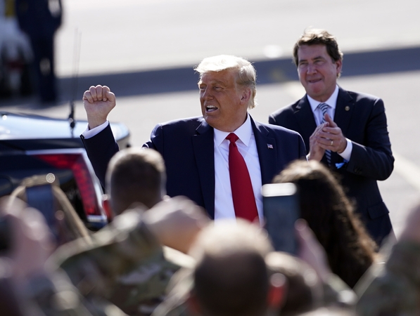 D. Trumpas iš anksto balsuos Floridoje