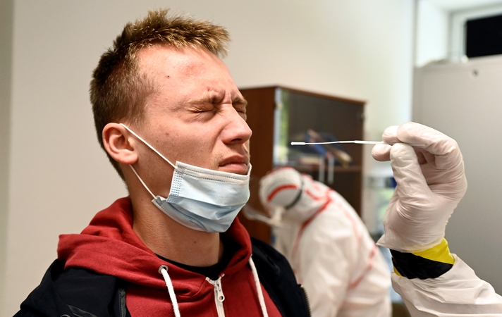 Latvijoje – daugiausiai naujų COVID-19 atvejų nuo protrūkio pradžios