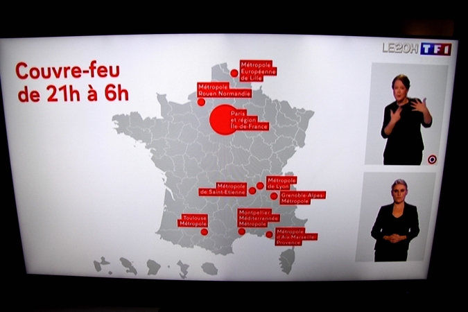 Prancūzijoje įvedama komendanto valanda, vėl skelbiama ekstremalioji padėtis