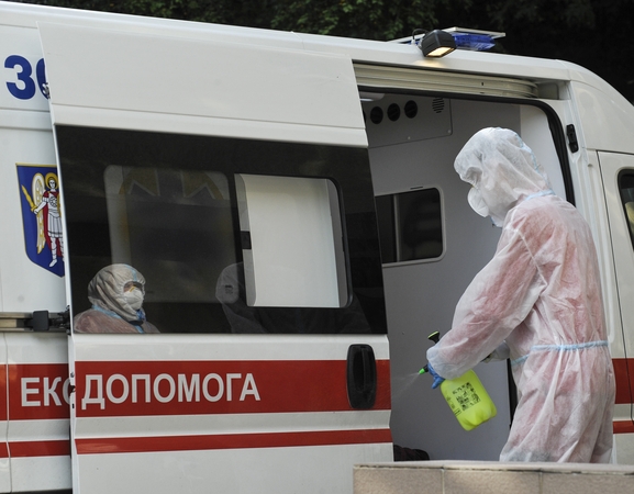 Ukrainoje registruota daugiau nei 3 tūkst. naujų COVID-19 atvejų